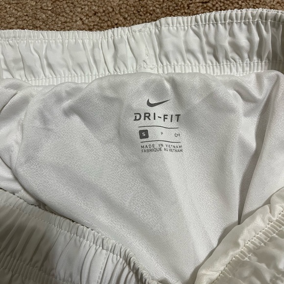 White Nike running shorts - Picture 3 of 3